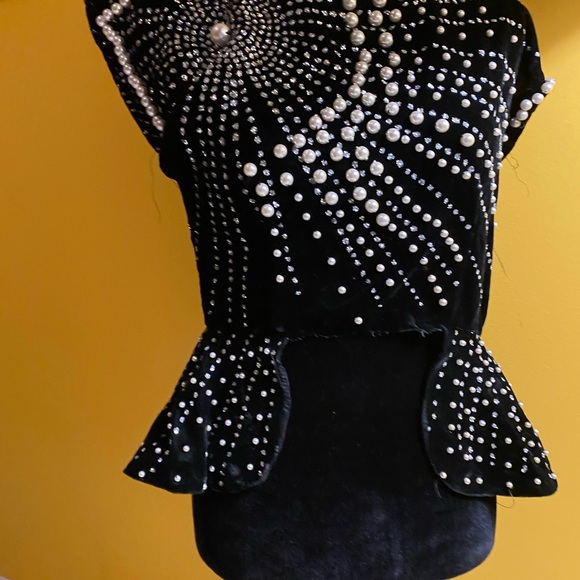 Black velvet pearl top - Picture 4 of 6